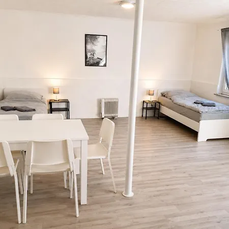 Monteurwohnung Mit Einzelbetten, Wlan, Parkplatz, Voll Ausgestattet Bei Heilbronn - Hyra Living * לאופן אם נקאר