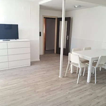 Monteurwohnung Mit Einzelbetten, Wlan, Parkplatz, Voll Ausgestattet Bei Heilbronn - Hyra Living דירה לאופן אם נקאר