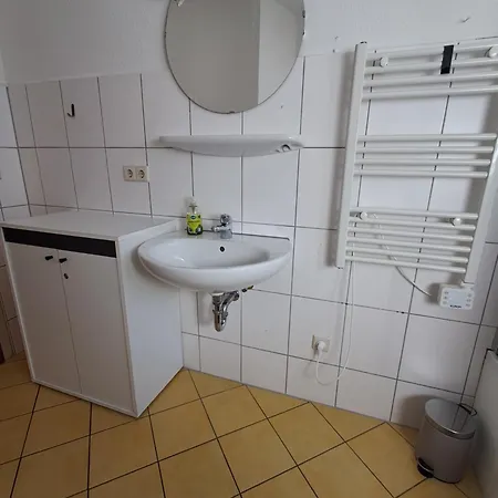 דירה Monteurwohnung Mit Einzelbetten, Wlan, Parkplatz, Voll Ausgestattet Bei Heilbronn - Hyra Living לאופן אם נקאר