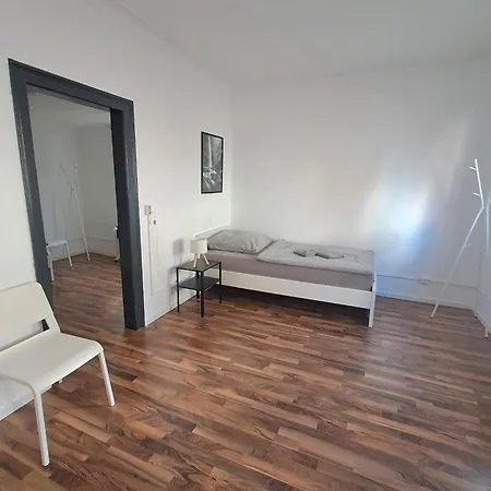 Monteurwohnung Mit Einzelbetten, Wlan, Parkplatz, Voll Ausgestattet Bei Heilbronn - Hyra Living * לאופן אם נקאר